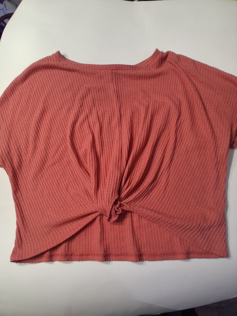Riah Fashion Women’s Small Coral Waffle Knit Twist Front Crop Top Short Sleeve